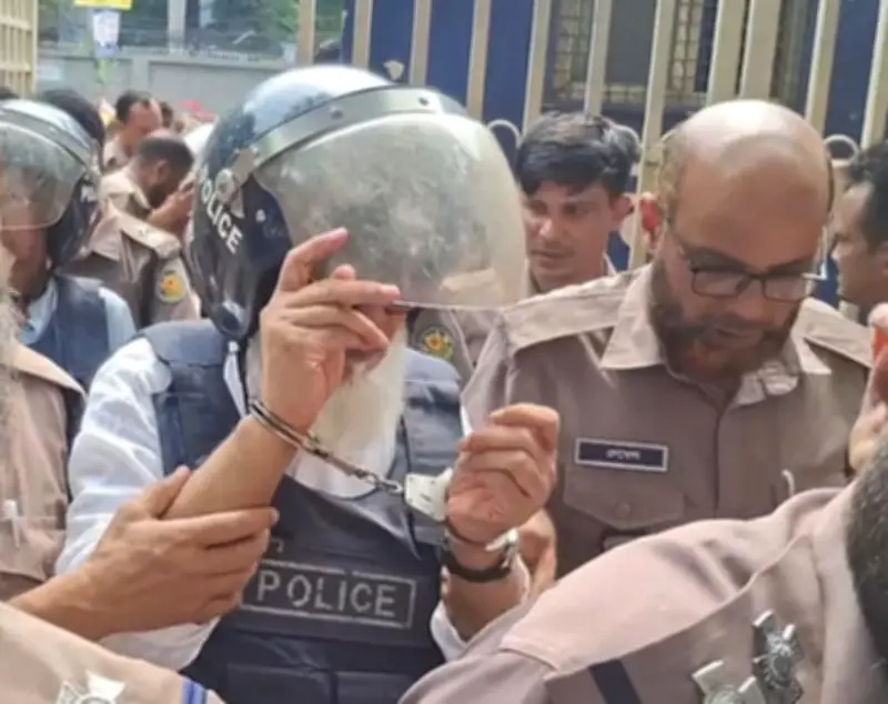 আদালতে সালমানের বিরক্তি: গরমে বুলেটপ্রুফ জ্যাকেট পরে মরব