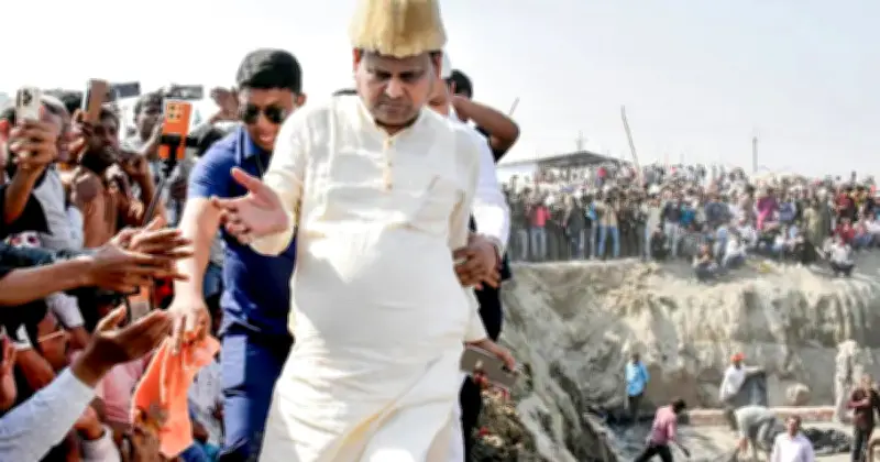 পশ্চিমবঙ্গে গরু কোরবানি বিতর্ক: আদালতের রায় স্থগিত, মুসলিম নেতাদের বিরত থাকার আহ্বান