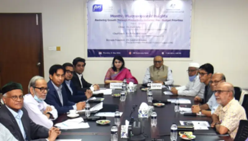 অর্থনীতিতে মাফিয়াতন্ত্র ভাঙা বর্তমান সরকারের জন্য বড় পরীক্ষা: অর্থনীতিবিদ