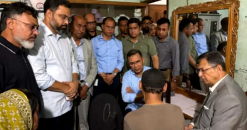 প্রধানমন্ত্রী তারিকের রহমানের পল্লবীতে ধর্ষিত-হত্যাকাণ্ডের শিকার শিশুর বাড়িতে সান্ত্বনা