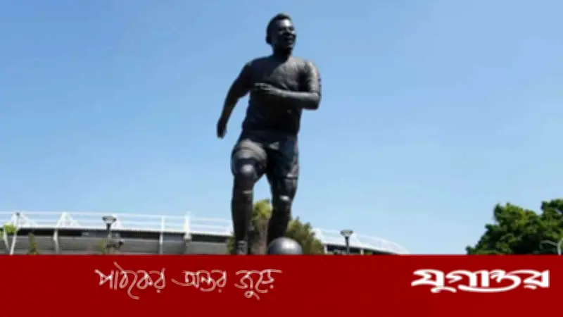 মেক্সিকোতে পেলের ৩১ ফুট উঁচু ভাস্কর্য উন্মোচন