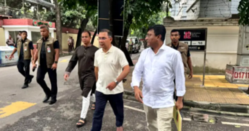 বাসা থেকে হেঁটে রাজনৈতিক কার্যালয়ে গেলেন বিএনপি নেতা