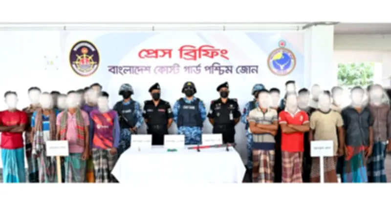 সুন্দরবনে ডাকাতদের জিম্মি থেকে ২১ জেলে উদ্ধার করল কোস্টগার্ড