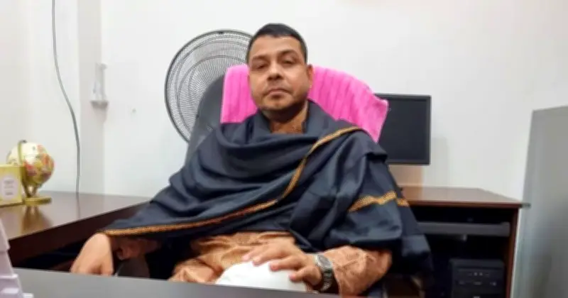 প্রতারক মুজিবুরের বিরুদ্ধে গ্রেপ্তারি পরোয়ানা, তবুও ধরা নেই