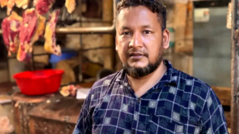 কোরবানির পূর্বপ্রস্তুতি: কারওয়ান বাজারের কসাই আমজাদের গল্প