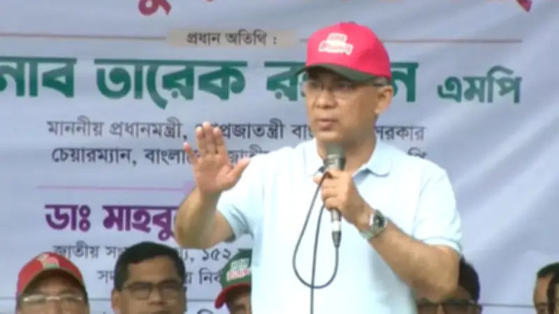 প্রধানমন্ত্রী যেকোনো ষড়যন্ত্র প্রতিহত করবেন: ফেনীতে অস্ত্রের মুখে গরু লুট, যশোরে ত্রিমুখী সংঘর্ষে ৪ নিহত