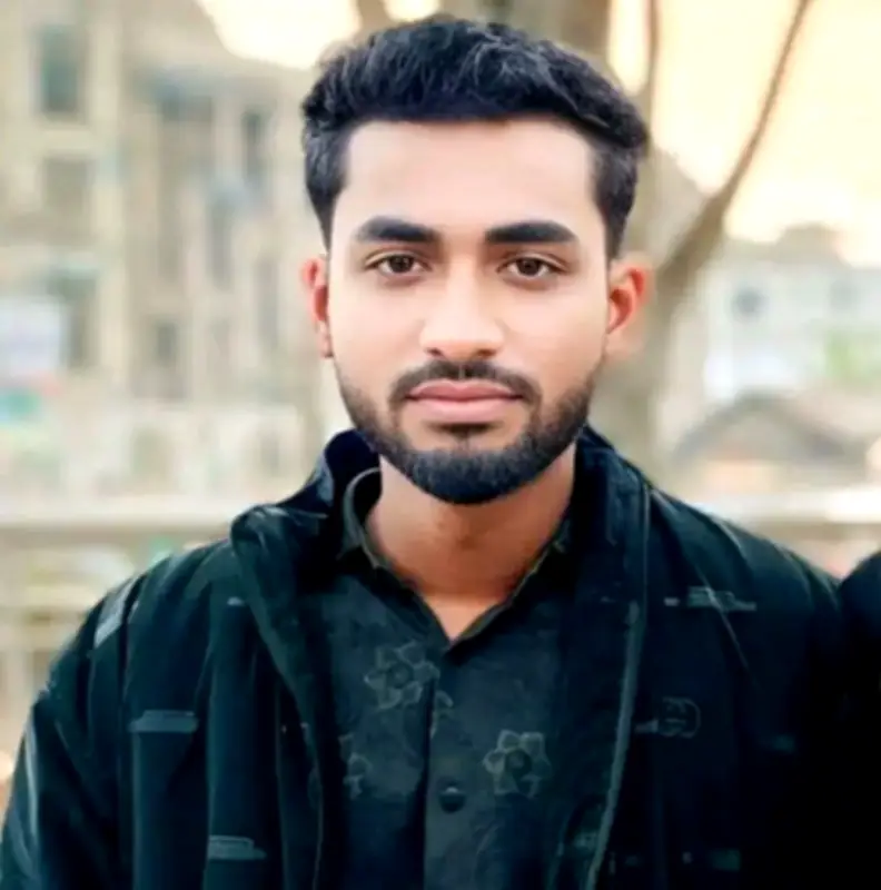 নরসিংদীর পলাশে ছুরিকাঘাতে নিহত আশিক ভূঁইয়া, উত্তেজনায় বাড়িঘরে আগুন