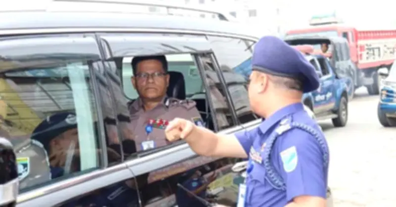 ঈদযাত্রা নির্বিঘ্ন করতে এলেঙ্গা এলাকা পরিদর্শন আইজিপির
