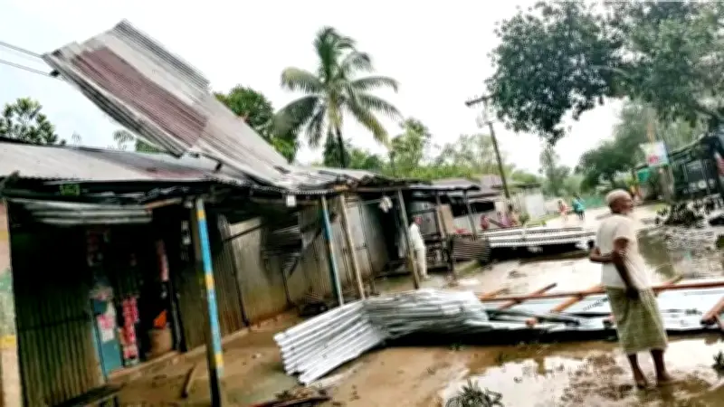শেরপুরে টর্নেডোতে প্রাণহানি, ত্রুটিপূর্ণ তারে শিশুর মৃত্যু