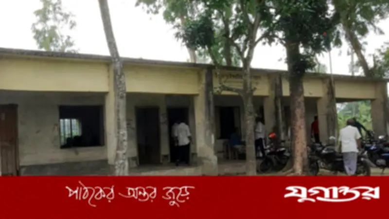 নওগাঁয় মাদ্রাসায় ভুয়া নিয়োগ বোর্ডের অভিযোগ, তদন্ত কমিটি গঠন
