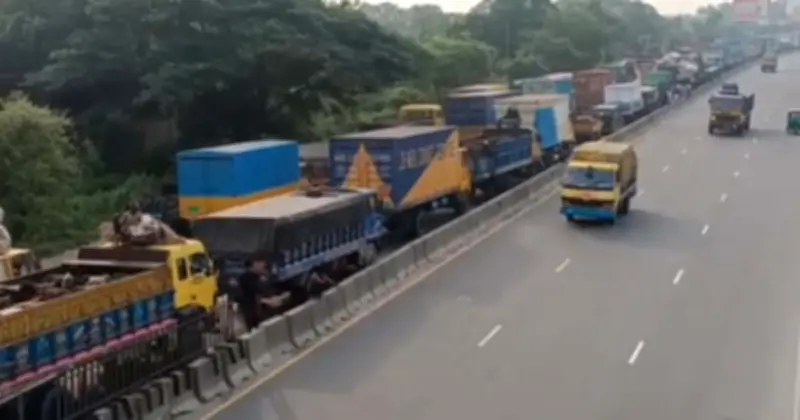 গজারিয়ায় ১৩ কিমি যানজট, দুর্ঘটনায় ভোগান্তি