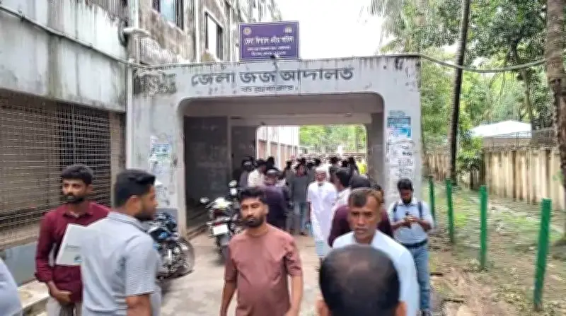 কক্সবাজার আদালতে গুলি, বিএনপি নেতাকে হত্যাচেষ্টা