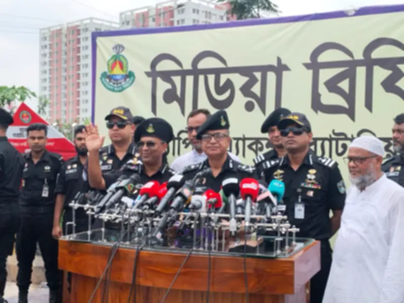 গাবতলী পশুর হাটে বিশেষ নজরদারি, জাল টাকা প্রতিরোধে অভিযান অব্যাহত