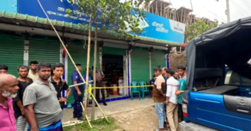 নরসিংদীতে ব্যবসাপ্রতিষ্ঠানে ঢুকে ব্যবসায়ীকে গলা কেটে হত্যা