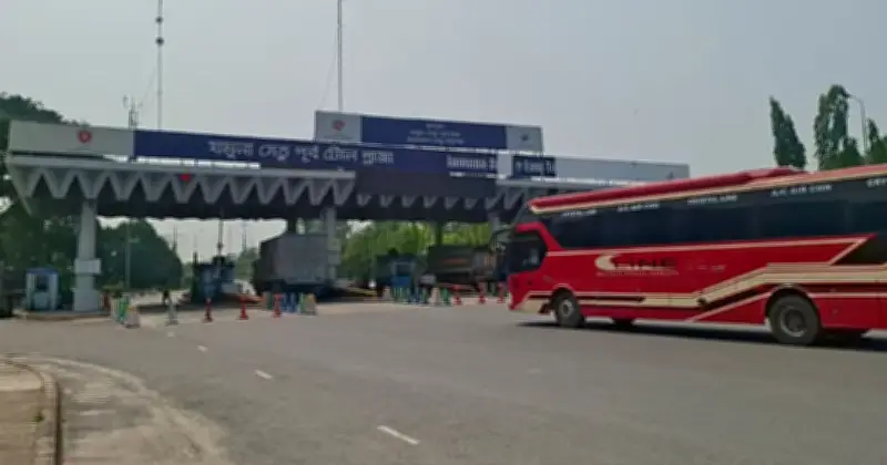 ঈদযাত্রায় যমুনা সেতুতে যানবাহনের চাপ দ্বিগুণ, ২৪ ঘণ্টায় টোল ৩ কোটি টাকা
