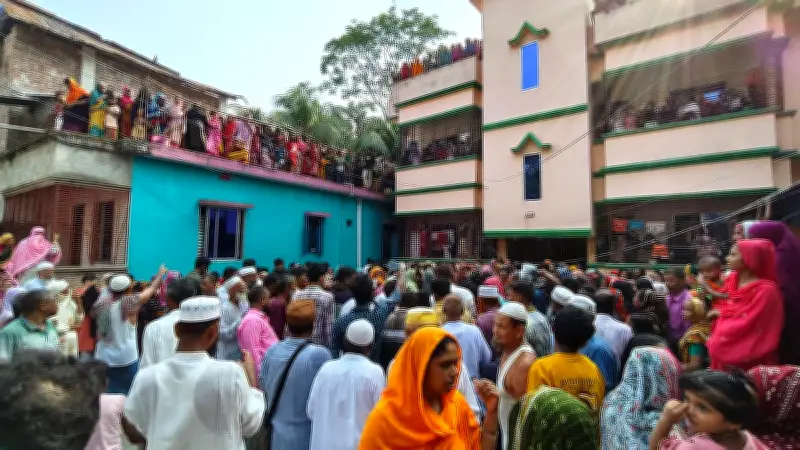 সড়ক দুর্ঘটনায় এক পরিবারের চারজন নিহত, শোকে ভেঙে পড়লেন শয্যাশায়ী বৃদ্ধ বাবা