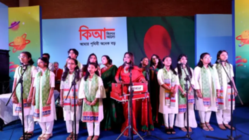 কিশোর আলোর কার্নিভ্যালে শিশু-কিশোরদের মাতিয়ে তুললেন তারকারা