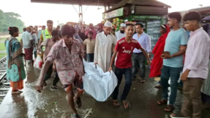 নরসিংদীতে ট্রেনের ছাদে বজ্রপাতে যুবকের মৃত্যু