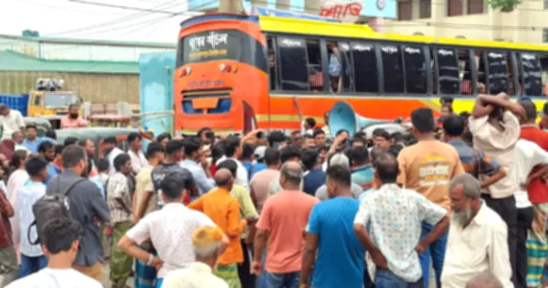 জামালপুরে জলাবদ্ধতা নিরসনের দাবিতে সড়ক অবরোধ আড়াই ঘণ্টা