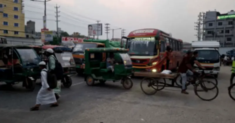 ঈদযাত্রায় ঢাকা-আরিচা ও নবীনগর-চন্দ্রা সড়কে যানজটের শঙ্কা