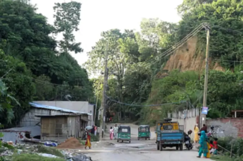 সীতাকুণ্ডে ইয়াসিন বাহিনীর ক্যাম্পে র‍্যাবের অভিযান, পাল্টা গুলি