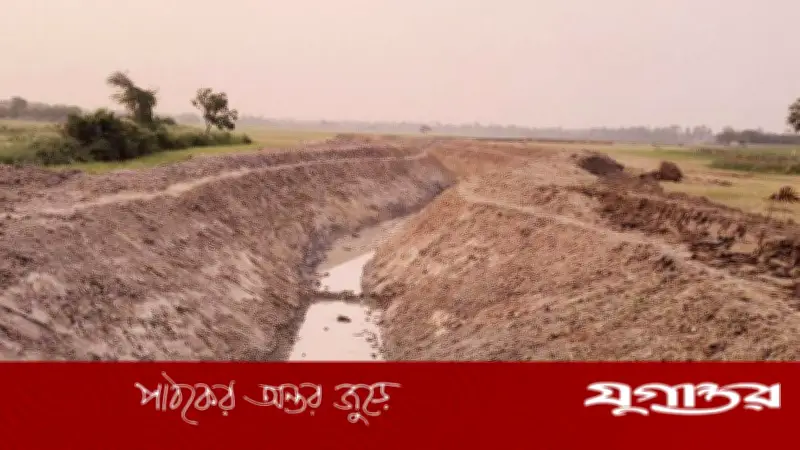 তানোরে খাল পুনঃখননে পুকুর নয়, যেন সাগর চুরি, ফেসবুকে ভাইরাল