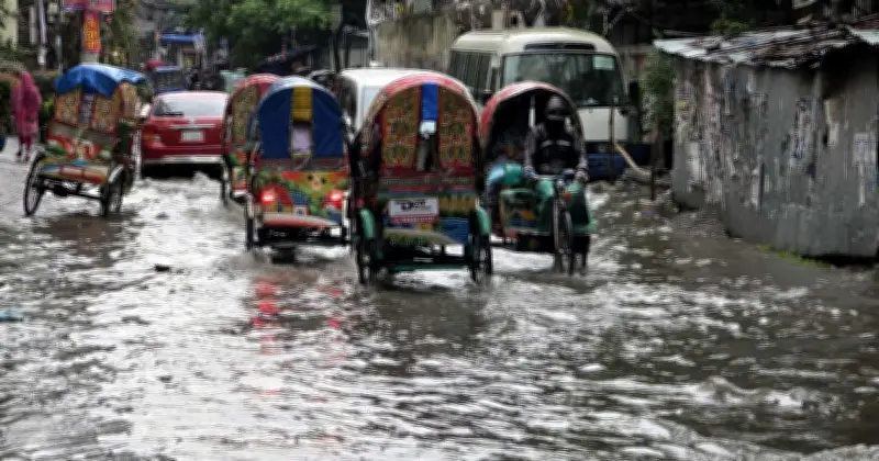রাজধানীতে ভারি বৃষ্টি, জলাবদ্ধতায় দুর্ভোগ
