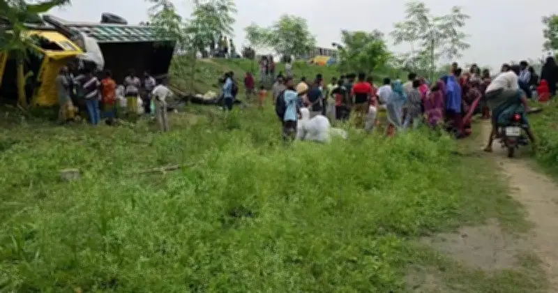 ঈদে বাড়ি ফেরার পথে ট্রাক দুর্ঘটনায় ১৫ জন নিহত