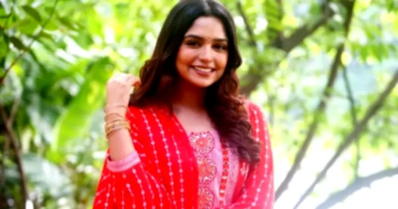 ব্রাজিল সমর্থনে লজ্জা বোধ করছেন অভিনেত্রী হিমি