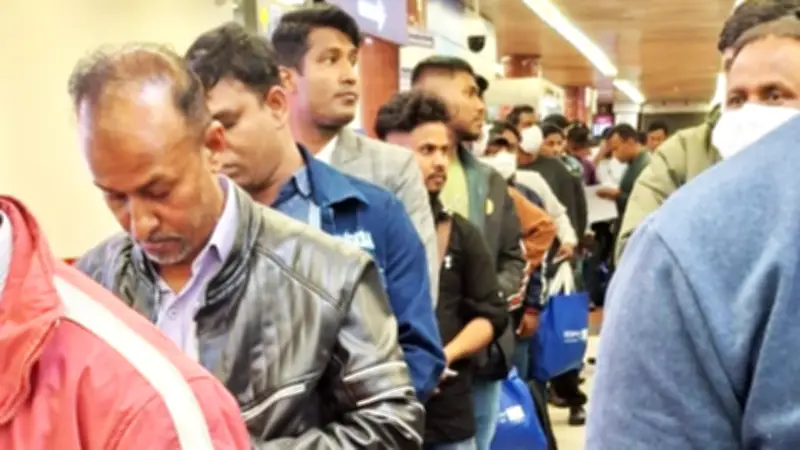 অপহৃত ১৭০ বাংলাদেশি দেশে ফিরেছেন, ইরানের স্পিকার গালিবাফ পুনরায় নির্বাচিত