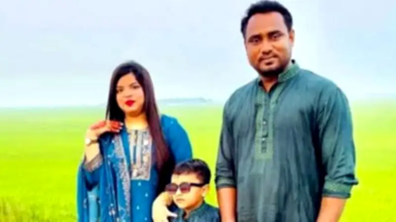 পিকআপভ্যানের ধাক্কায় মোটরসাইকেল আরোহী স্বামী-স্ত্রী-সন্তান নিহত