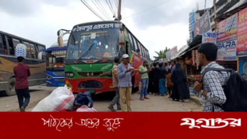 চিটাগাং রোডে যাত্রীচাপ বাড়লেও নেই দীর্ঘ যানজট, পুলিশের বিশেষ ব্যবস্থা