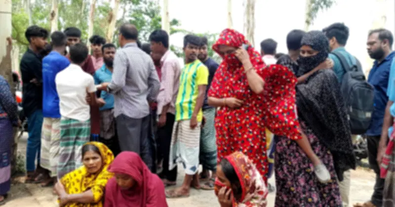 স্বামী হারানোর বেদনায় কাঁদছেন সাবিনা, সাতজনের মৃত্যুতে শোকস্তব্ধ নওগাঁ
