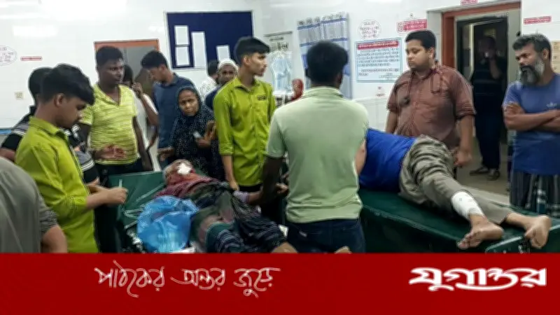 চাঁদপুরে কালবৈশাখী ঝড়ে দুই লঞ্চের সংঘর্ষ, আহত ১০ যাত্রী