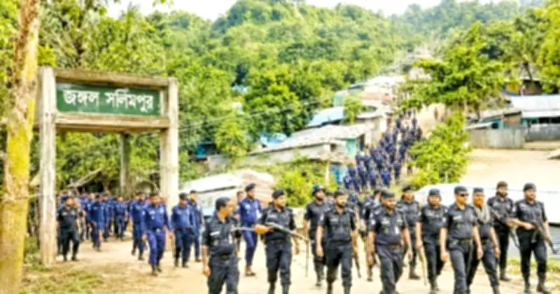 সীতাকুণ্ডে যৌথবাহিনী ক্যাম্পে সন্ত্রাসীদের হামলা, দুই ঘণ্টা গোলাগুলি