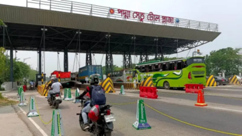 পদ্মা সেতুতে ই-টোল ব্যবহারে ঈদে বাড়তি যানবাহন চাপ সামলাচ্ছে সফলভাবে