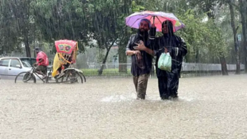 ২৪ ঘণ্টায় ঢাকায় রেকর্ড ৮০ মিলিমিটার বৃষ্টি, যুদ্ধবিরতির মধ্যেই দক্ষিণ ইরানে মার্কিন হামলা