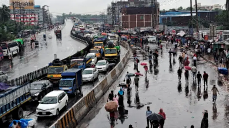 ঈদযাত্রায় বৃষ্টি ও যানজটে ভোগান্তি চরমে, কোথাও স্বস্তি