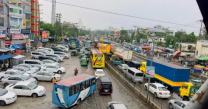 সোনারগাঁয়ে পোশাক শ্রমিকদের বিক্ষোভে ঢাকা-চট্টগ্রাম মহাসড়কে তীব্র যানজট