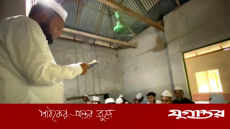 সদরপুরে সৌদির সঙ্গে মিল রেখে ঈদ জামাত অনুষ্ঠিত
