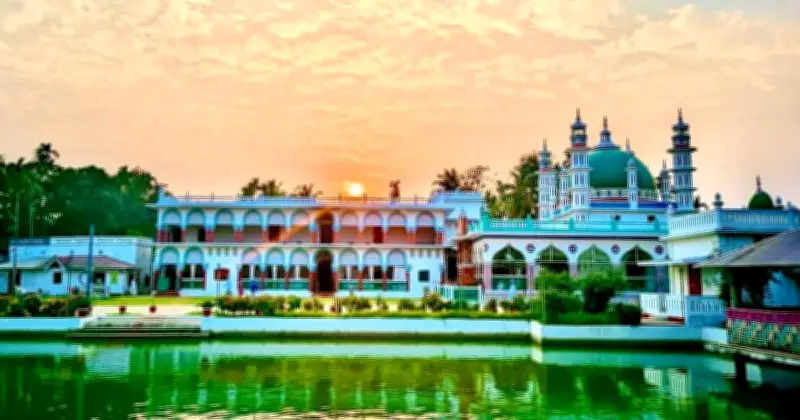 সাতকানিয়ায় মির্জাখীল দরবারের অনুসারীরা বুধবার ঈদুল আজহা উদযাপন করবে