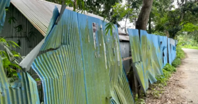 সালথায় ভ্যানচালককে মারধর নিয়ে সংঘর্ষ, আহত ১০