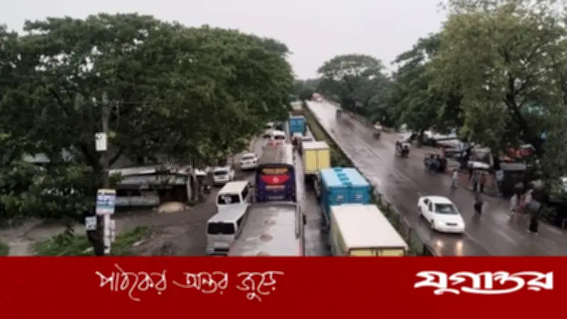 ঢাকা-চট্টগ্রাম মহাসড়কে ১৩ কিমি যানজট, চরম ভোগান্তি