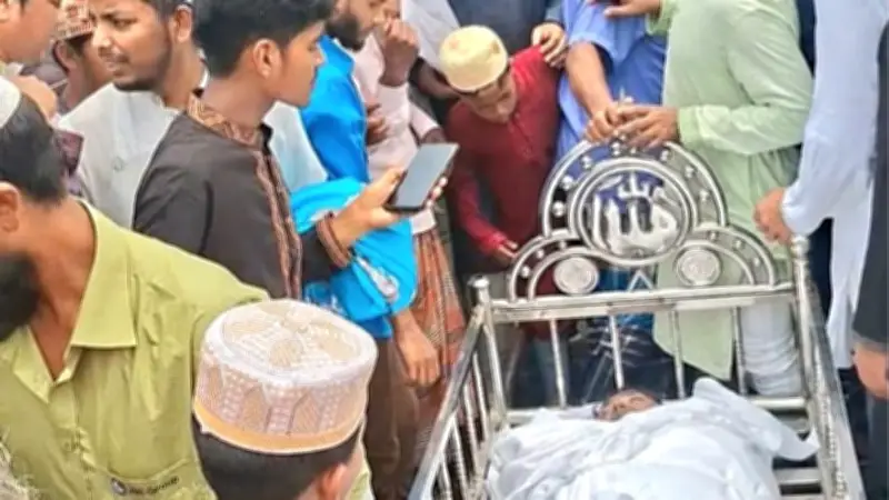 রেমিটেন্স যোদ্ধা সজলের লাশ দেশে এসেছে, শরণখোলায় দাফন সম্পন্ন
