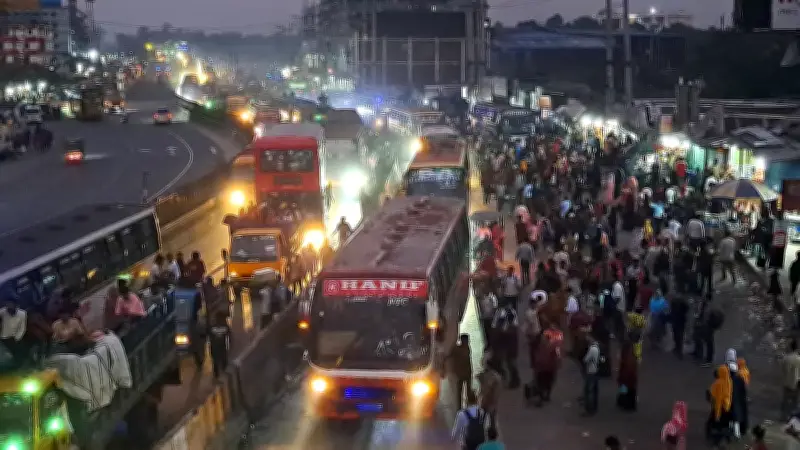 ঈদযাত্রায় উত্তরবঙ্গগামী মহাসড়কে তীব্র যানজট, দুর্ভোগে ঘরমুখী মানুষ