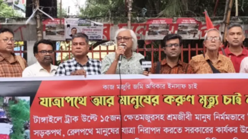 ট্রাক উল্টে নিহত ১৫ ক্ষেতমজুরের পরিবারকে ক্ষতিপূরণের দাবি