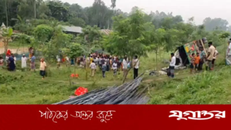 রড বোঝাই ট্রাকে শ্রমিক পরিবহন: নিহতদের পরিবারের পাশে ক্ষেতমজুর সমিতি