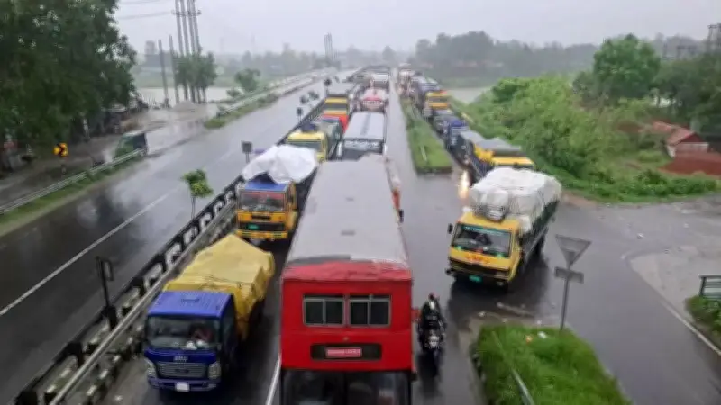 ঢাকা-টাঙ্গাইল মহাসড়কে ৬০ কিমি যানজট, কোরবানি ওয়াজিব