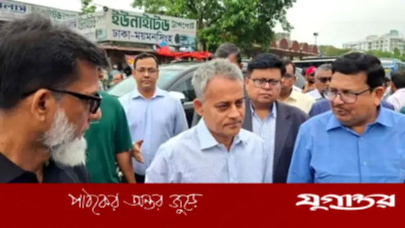 অতিরিক্ত ভাড়া আদায়ে কঠোর নজরদারি: সড়কমন্ত্রী