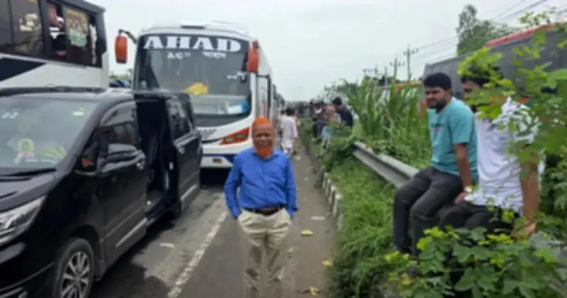 যানজটে আটকে প্রধানমন্ত্রীর ঈদ উপহার বিতরণ ব্যর্থ